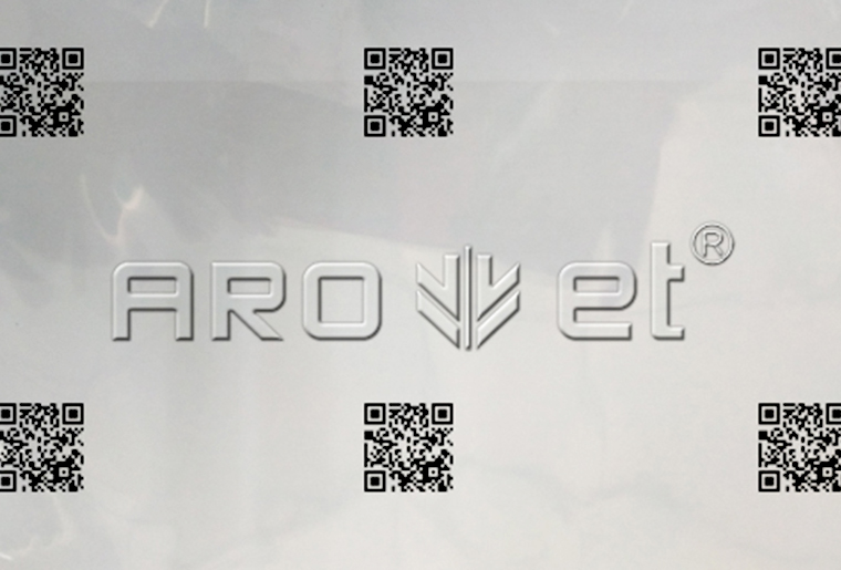 5163银河手机版A-one四喷头喷码机在PE膜上喷二维码